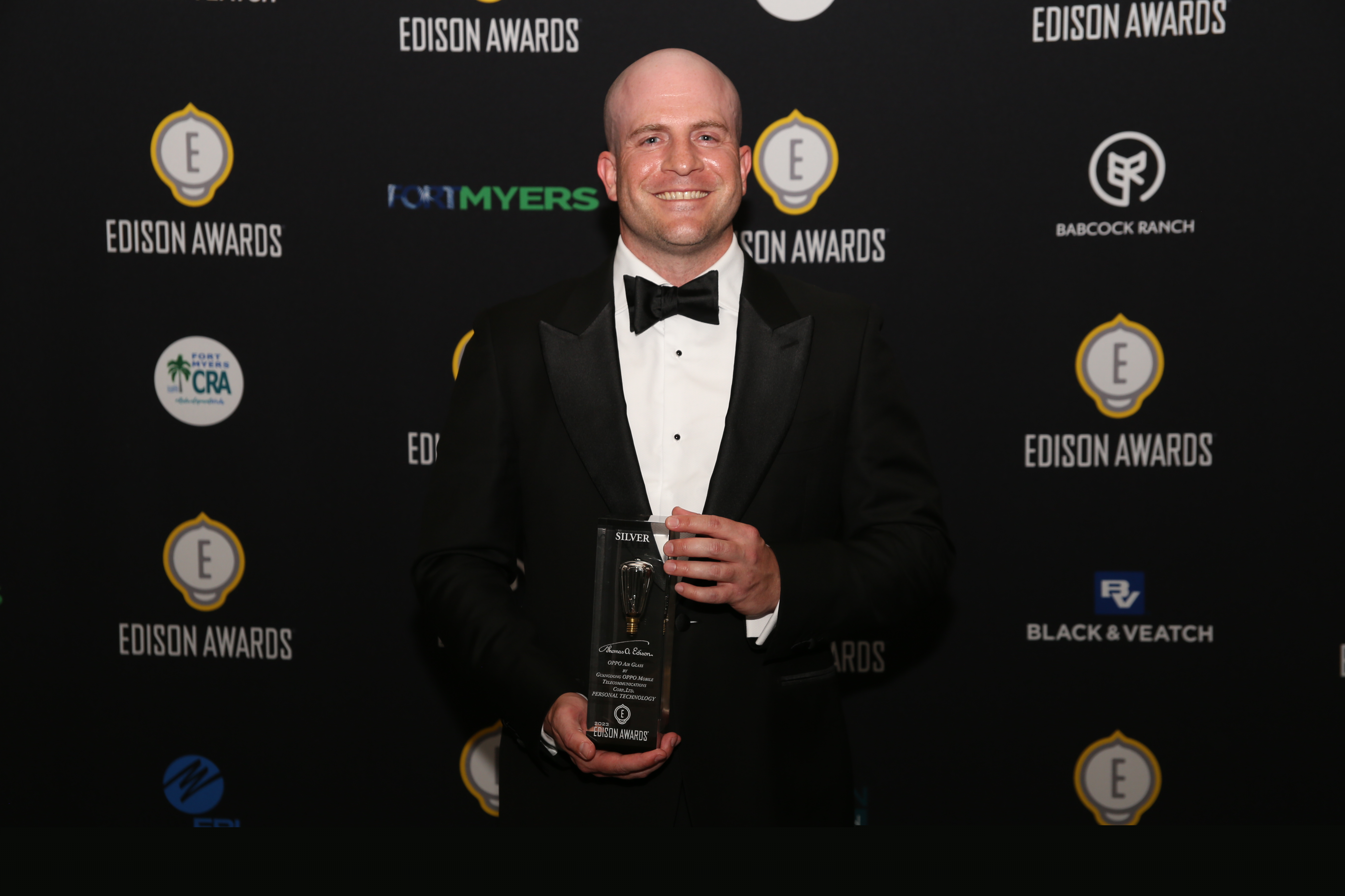 OPPO reçoit une double distinction des Edison Awards et de Fast Company